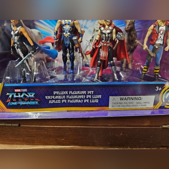Disney Marvel Avengers Thor: Love & Thunder 8-Piece PVC Figure Play Set - Picture 2 of 15